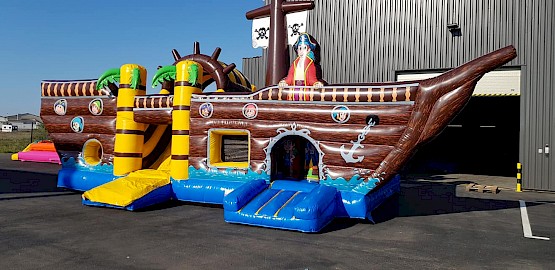 aire de jeux gonflable grand bateau pirates Gonflables asg34 vente fabrication location - Animations gonflables ASG34