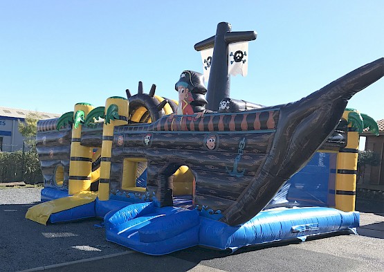 aire de jeux gonflable grand bateau pirates Gonflables asg34 vente fabrication location - Animations gonflables ASG34
