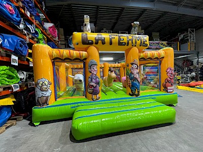 Aire de jeu gonflable LA FERME 4200€ht