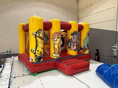 Aire de jeu gonflable LA JUNGLE 2100€ht