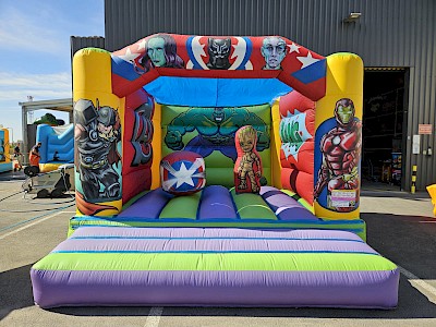 Château Gonflable SUPERHEROS occasion 1500.00€ht