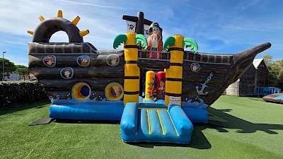 BATEAU PIRATES gonflable occasion