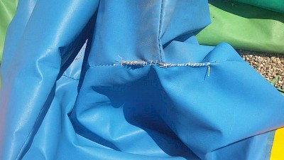 Problème de couture de jeu gonflable en toile PVC